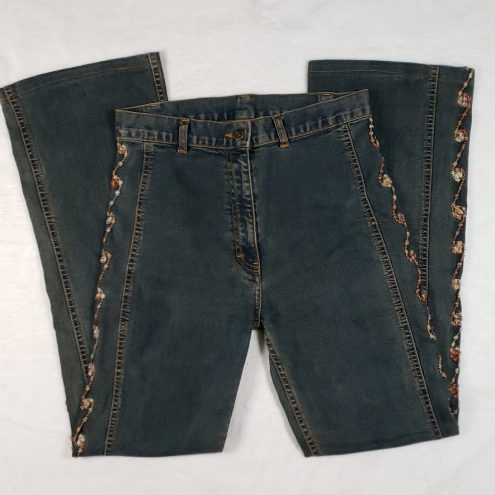 *RARE* Capriola Embroidered Jeans Size 2 US Flair